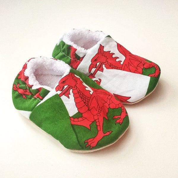 Freckles and Daisies Wales Flag Baby Gift Set, Bib and Shoes set