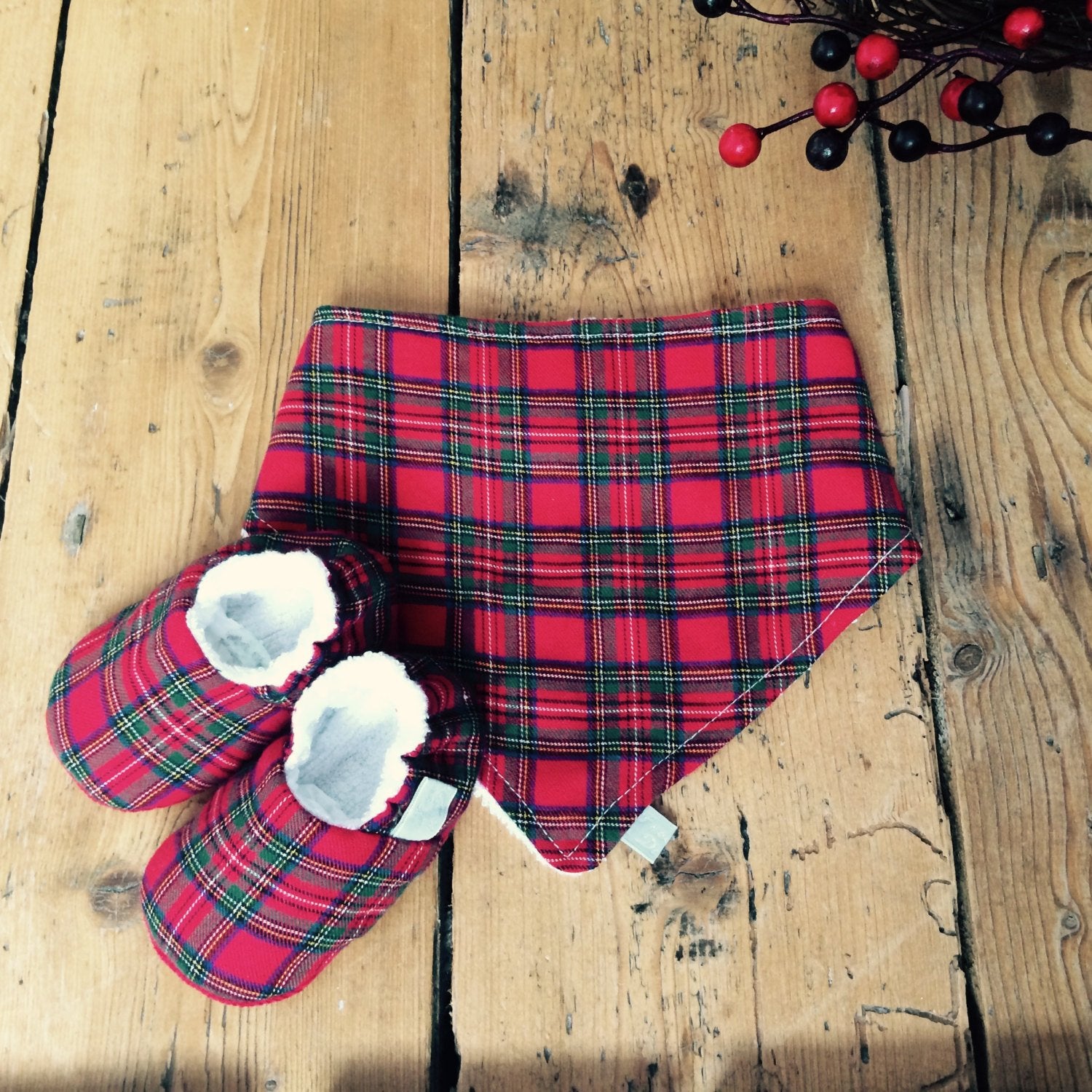 Freckles and Daisies Tartan Bib and Baby Shoes set